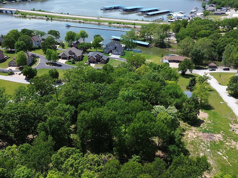 1st image of 2609 Lake Dr #3