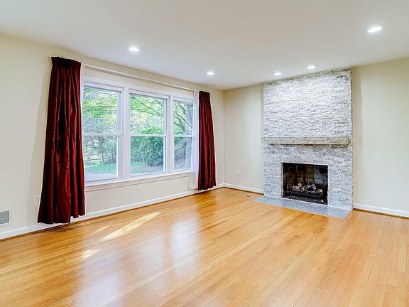3rd image of 7321 Reddfield Ct