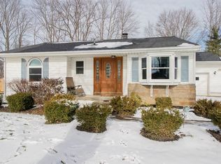 7289 Erie Dr, Mentor, OH 44060