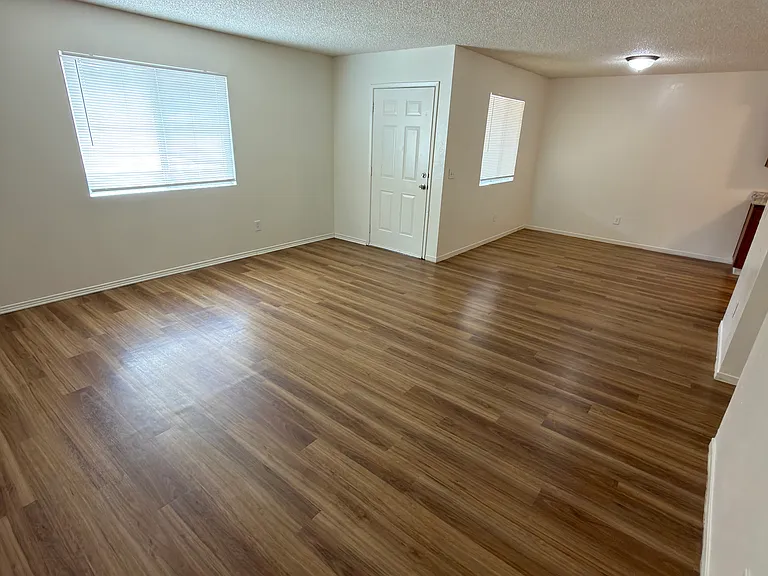 36 S Rogers Ln #201 — Photo 7