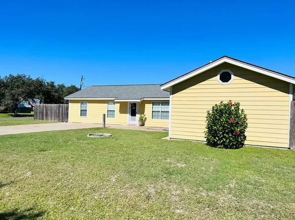 1230 Red Bird Ln, Rockport, TX 78382