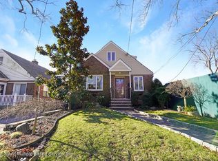 208 Bryant Ave, Staten Island, NY 10306