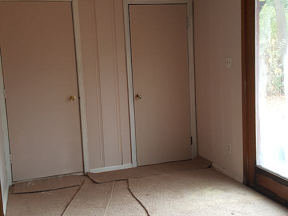 5th image of 21435 Frazer Ave