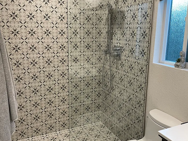 Master bath en-suite Toto toilets