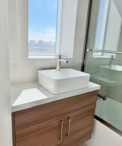 second bedroom bathroom