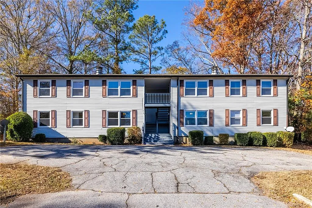2 bed, 2.0 bath, 4032 sqft, $1,250 — Photo 1