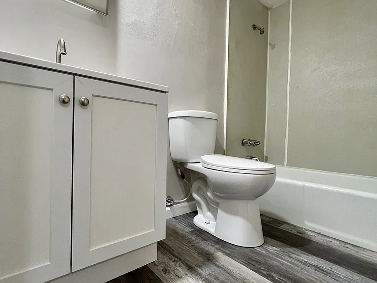 601 N Charles St #8 — Photo 7
