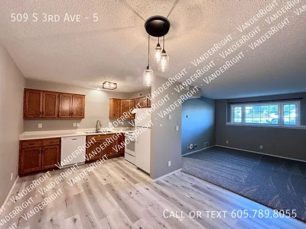 509 S 3rd Ave #5, Brandon, SD 57005
