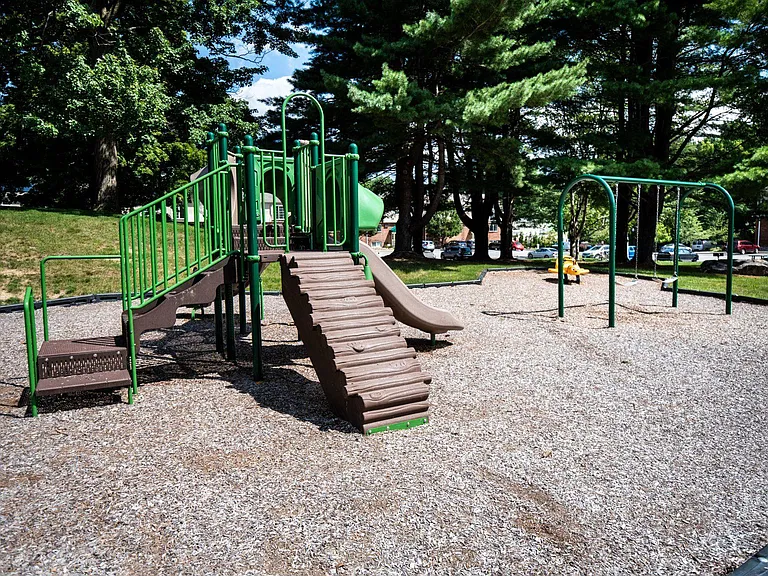 Village Green — Photo 17