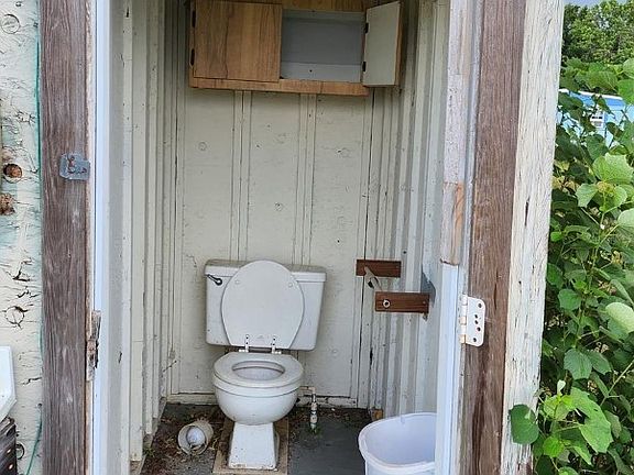 5th image of 9333 E Bushnell Rd