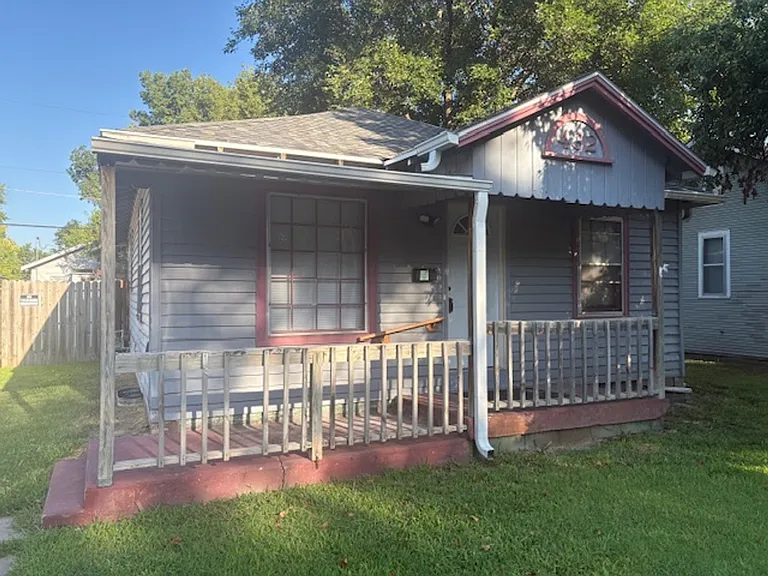 432 Baker St — Photo 1