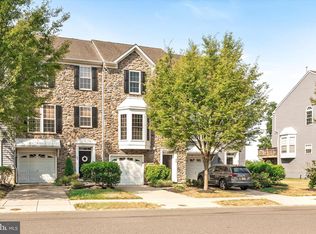 44 River Ln, Delanco, NJ 08075