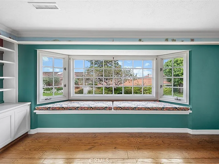 905 Emerald Bay — Photo 2