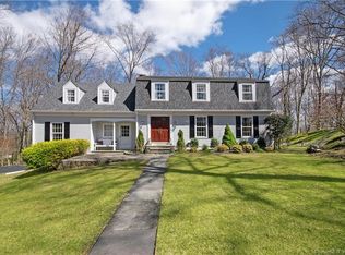 377 Laurel Rd, New Canaan, CT 06840