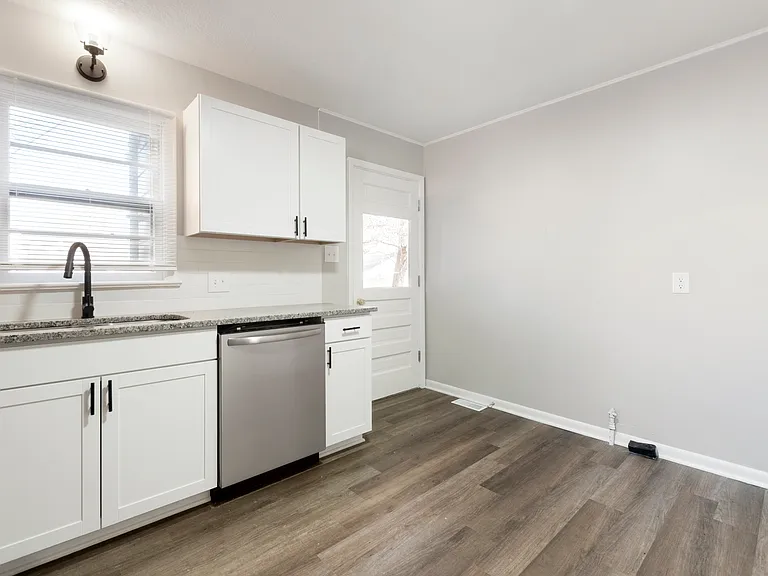 410 German Ave — Photo 8
