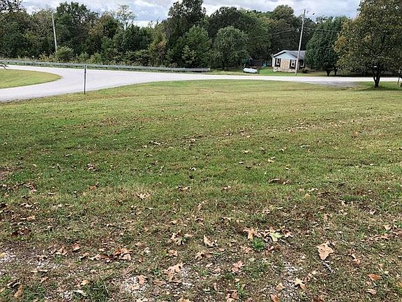 3rd image of 704 Sportsman Club Ln