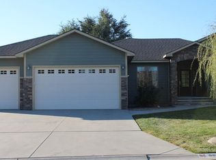 803 Ragan Rd, Dodge City, KS 67801