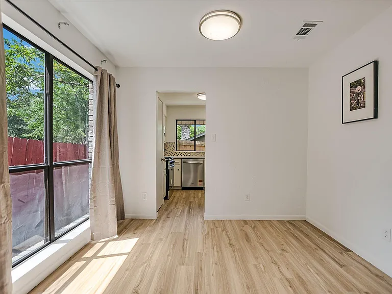 5100 Fort Mason Dr — Photo 3