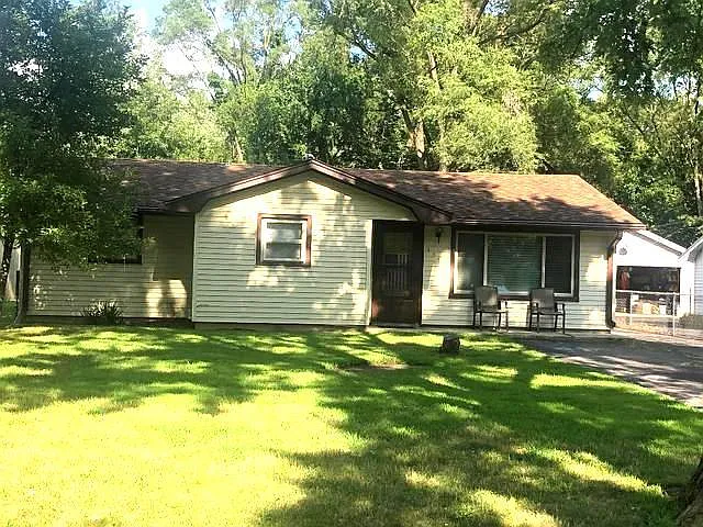 2113 Woodview Dr photo 1