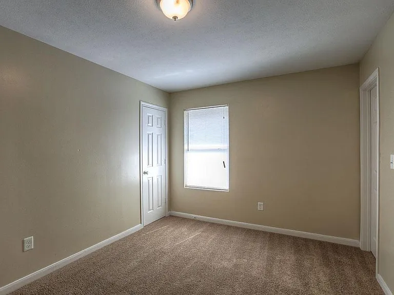 10610 Pine Landing Dr #B — Photo 16