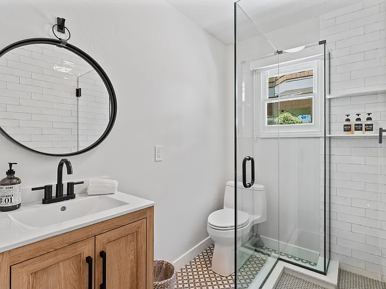 127 Agate Ave #B — Photo 8