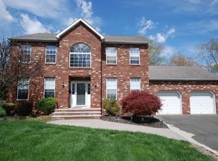 58 Greenbrook Rd, Green Brook, NJ 08812