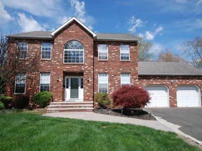 58 Greenbrook Rd, Green Brook, NJ, 08812