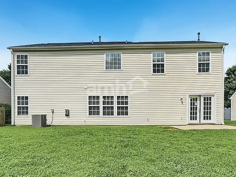3911 Laurel View Cir — Photo 20