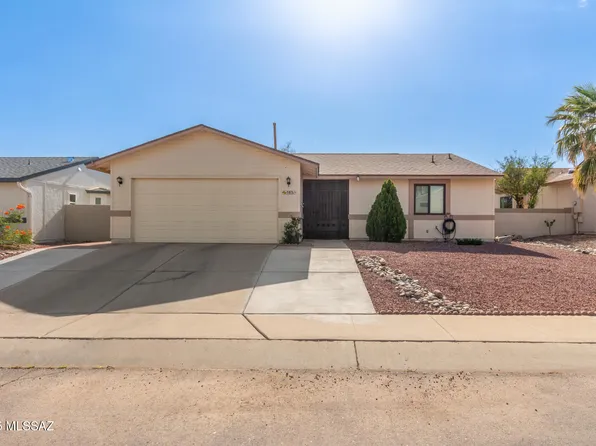 5831 N Moonbrook Rd, Tucson, AZ 85741