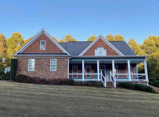 129 Oakwood Dr, Commerce, GA 30529