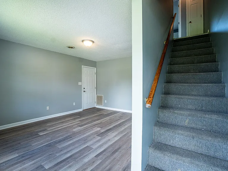 360 Britton Ave — Photo 4