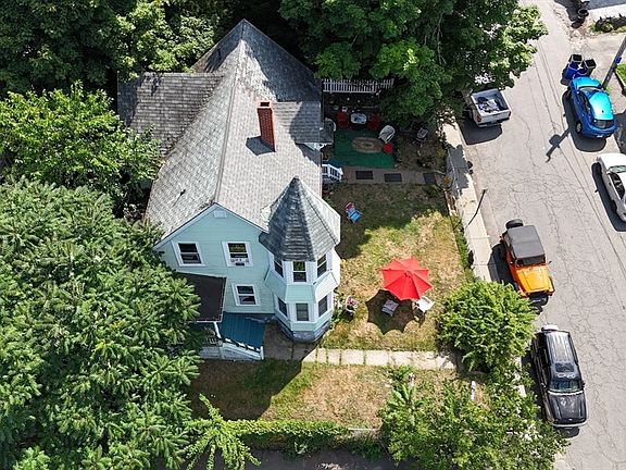 5th image of 140 S Elm St