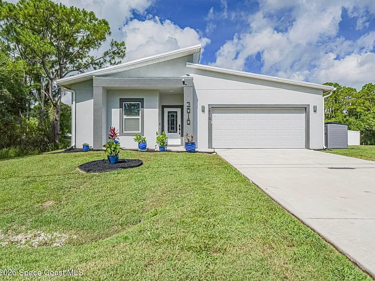3010 Eldron Blvd SE — Photo 2