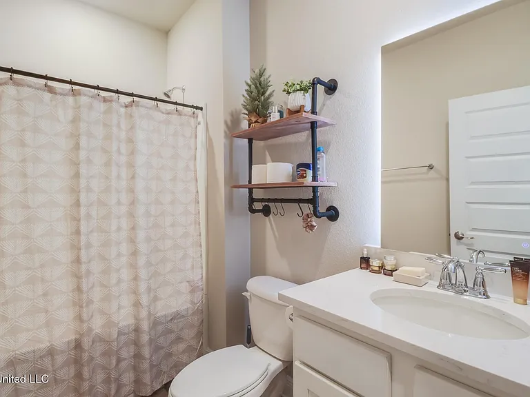 7820 Coral Ln — Photo 12
