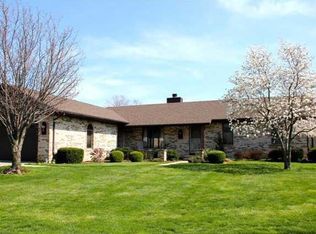 1249 E Meadow Dr, Oregon, OH 43616