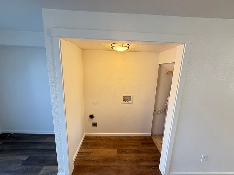 540 W Maple St #25 — Photo 6