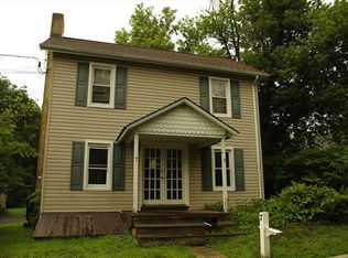 7 Smith St, Hampton, NJ 08827