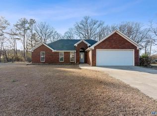 22459 Howard St, Athens, AL 35613