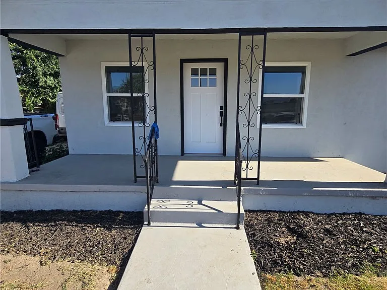 1279 W Vine St — Photo 1