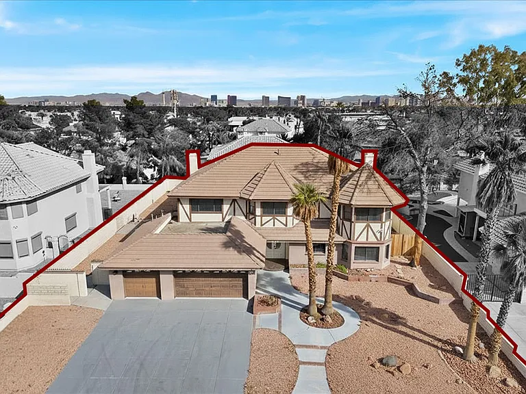 3382 Montessouri St — Photo 43