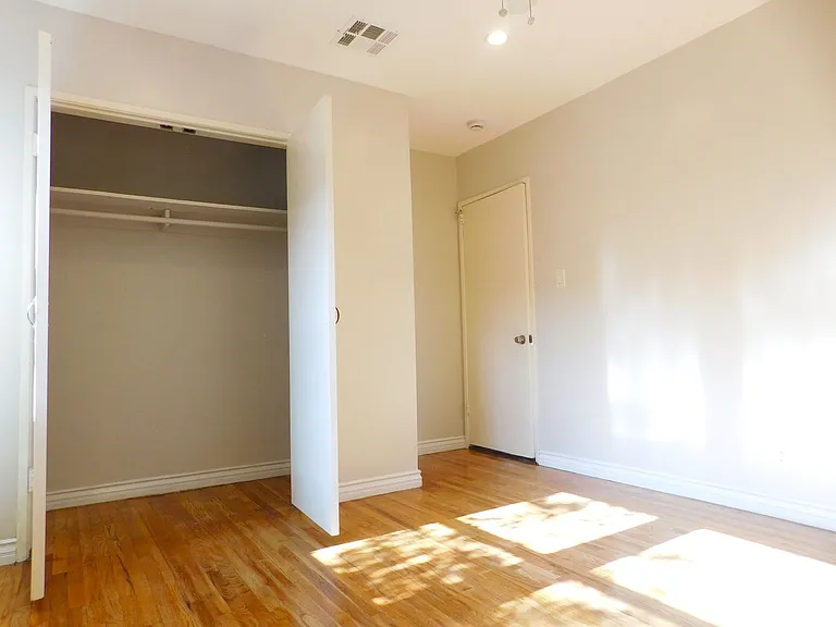 8109 Brimfield Ave — Photo 11