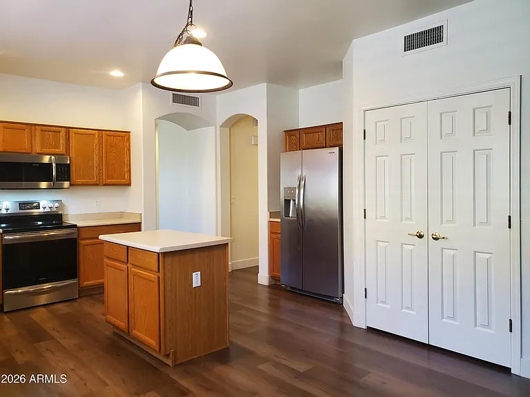 2430 E Darrel Rd — Photo 14