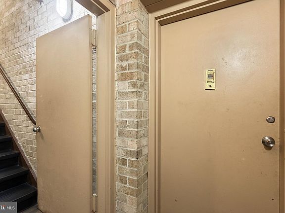 2nd image of 3964 Bel Pre Rd APT 1