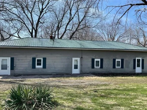 1058 Liv #243, Trenton, MO 64683