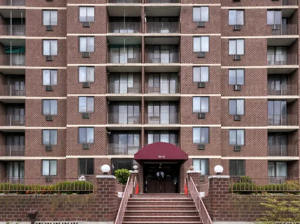 3641 Union St APT 2B, Flushing, NY 11354