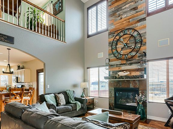 06 Living Room 4 (1).jpg