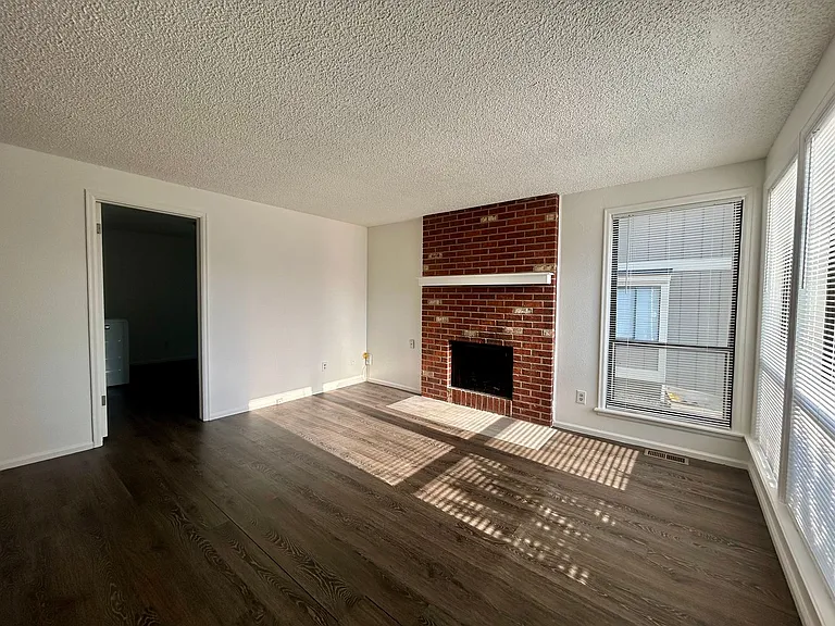 1732 Cambridge Dr — Photo 22