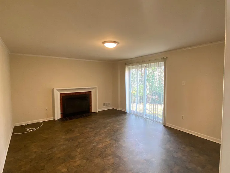 6915 Wilson Ln — Photo 5