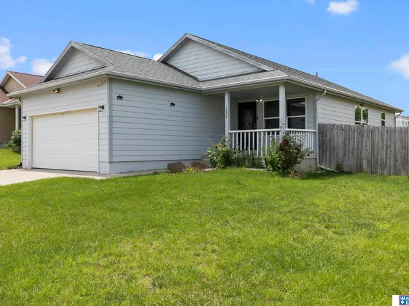 1833 NW 47th St, Lincoln, NE 68528