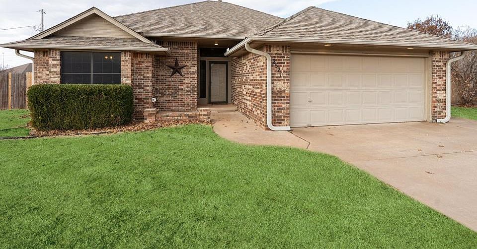 1st image of 2521 Highland Dr